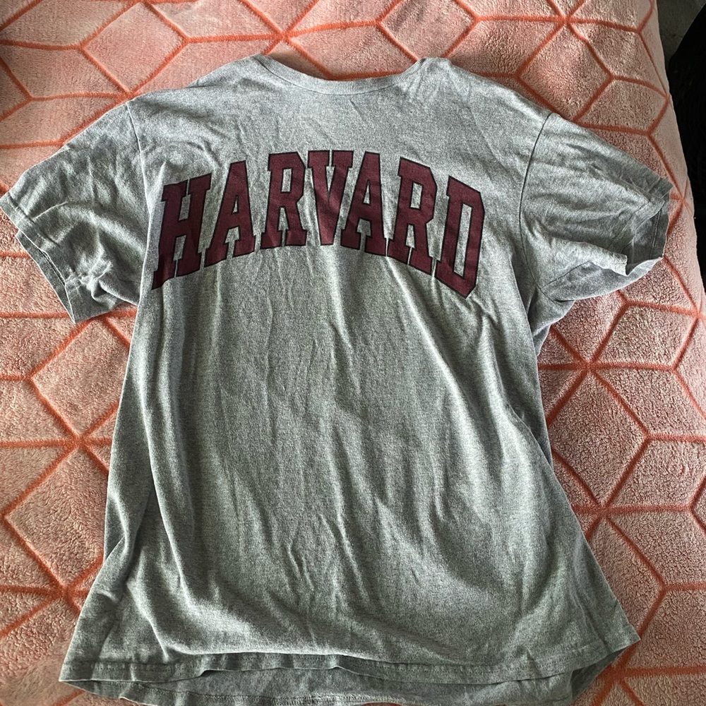 College T-shirt, Harvard.